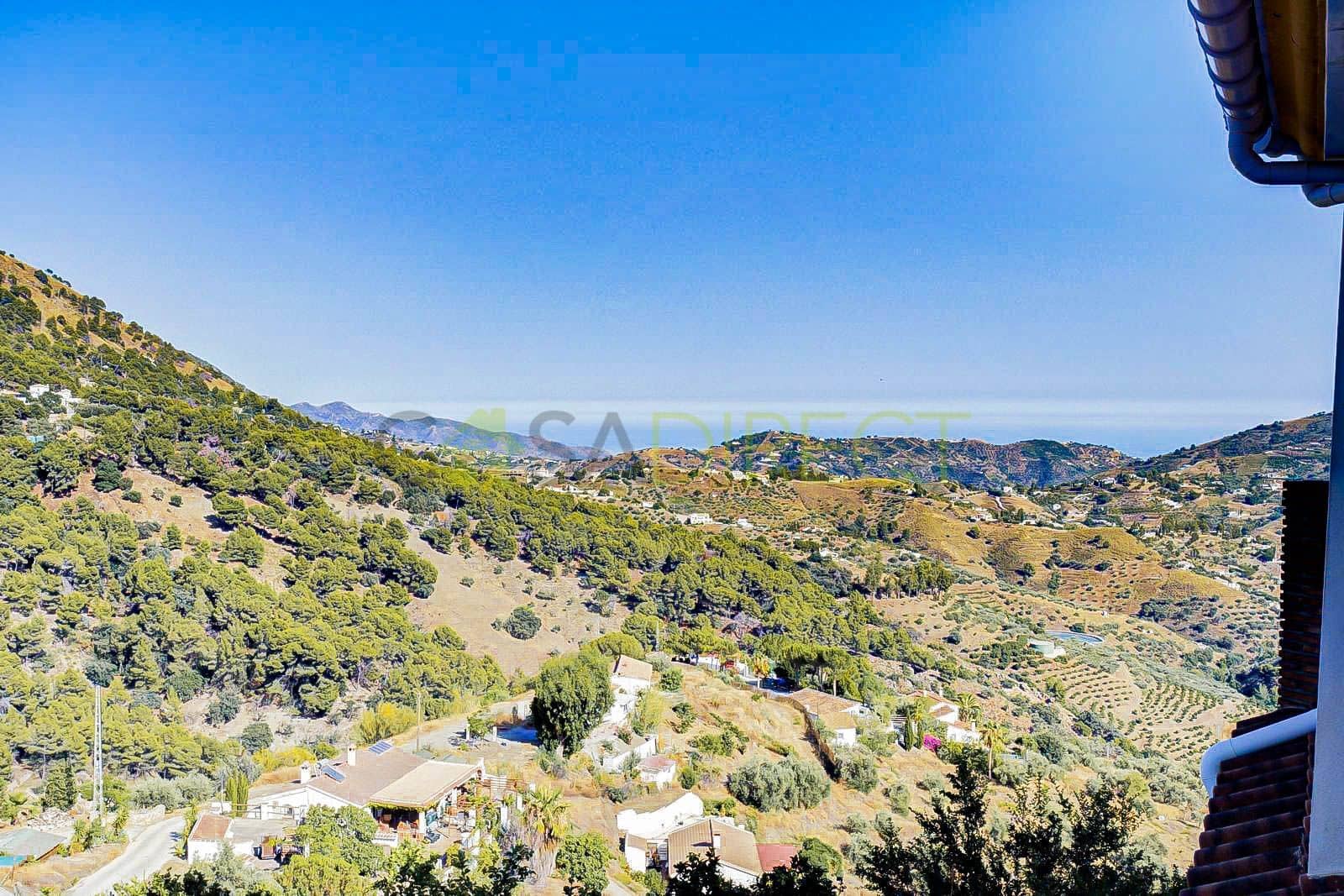 1 bedroom Flat for rent in Competa with pool garage - € 975 (Ref: 9445846)