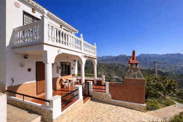 Chalet de 4 habitaciones en Torrox en venta - 250.000 € (Ref: 9448711)