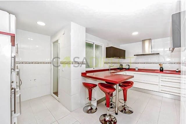 3 bedroom Flat for rent in La Herradura, Almuñécar - € 1,080 (Ref: 9451653)