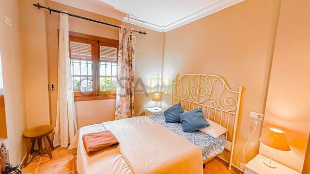 1 bedroom Flat for rent in Frigiliana with pool - € 750 (Ref: 9485544)