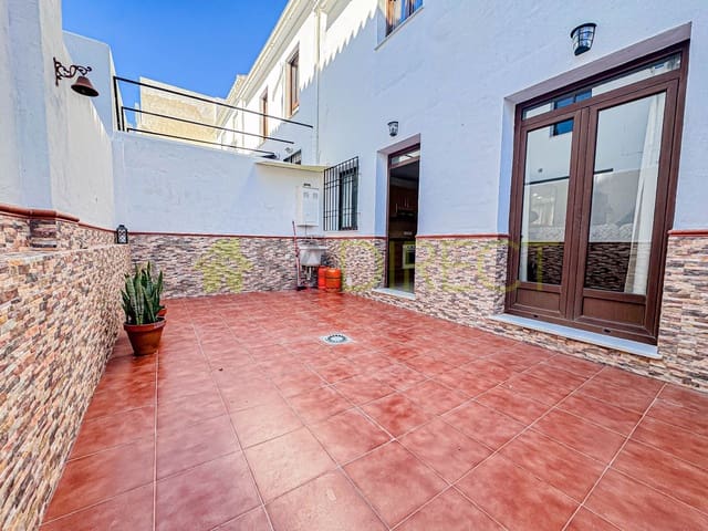 3 soverom Kjedet enebolig til leie i Frigiliana - € 900 (Ref: 9523977)