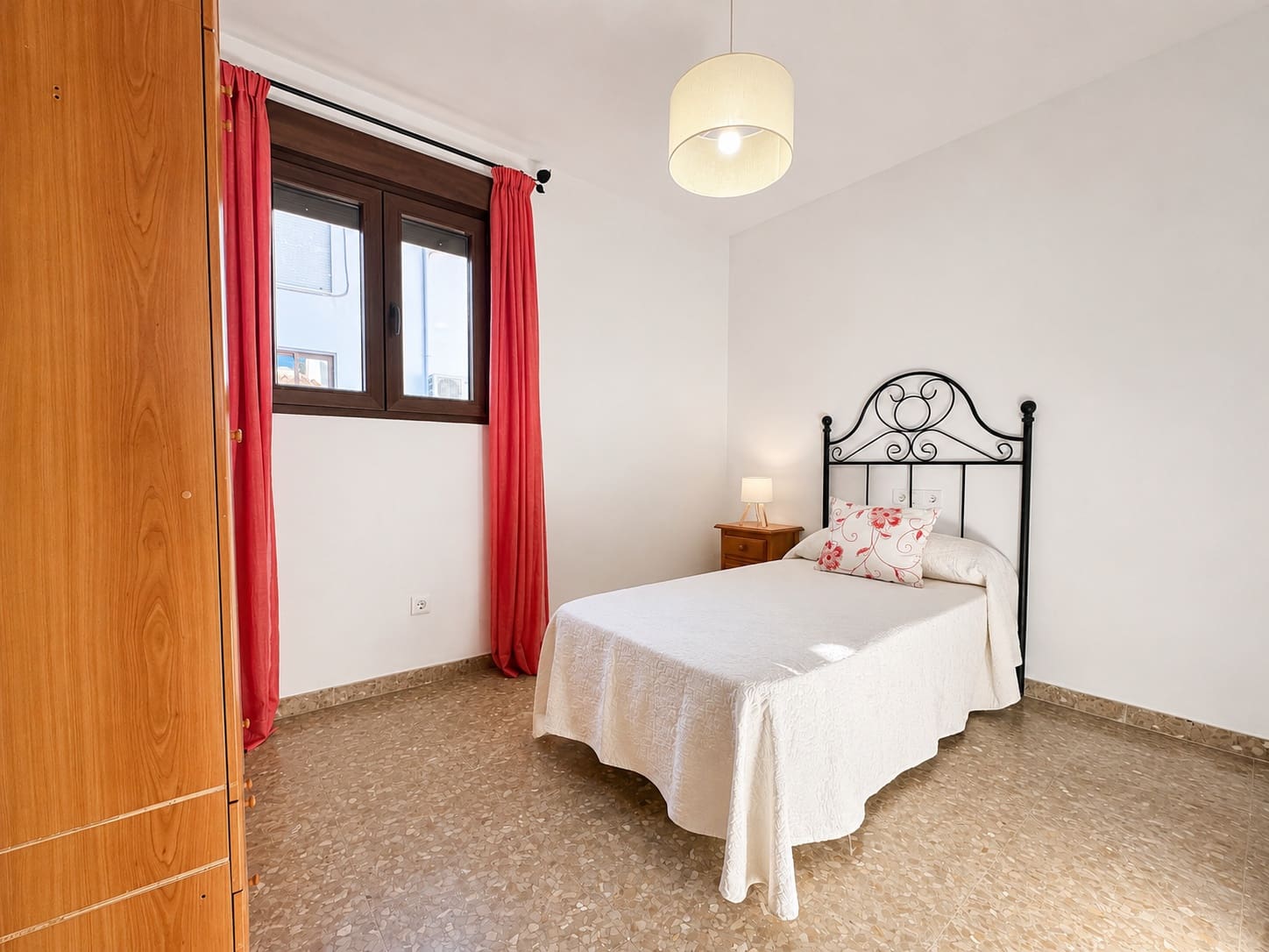 3 bedroom Semi-detached Villa for rent in Frigiliana - € 950 (Ref: 9523977)