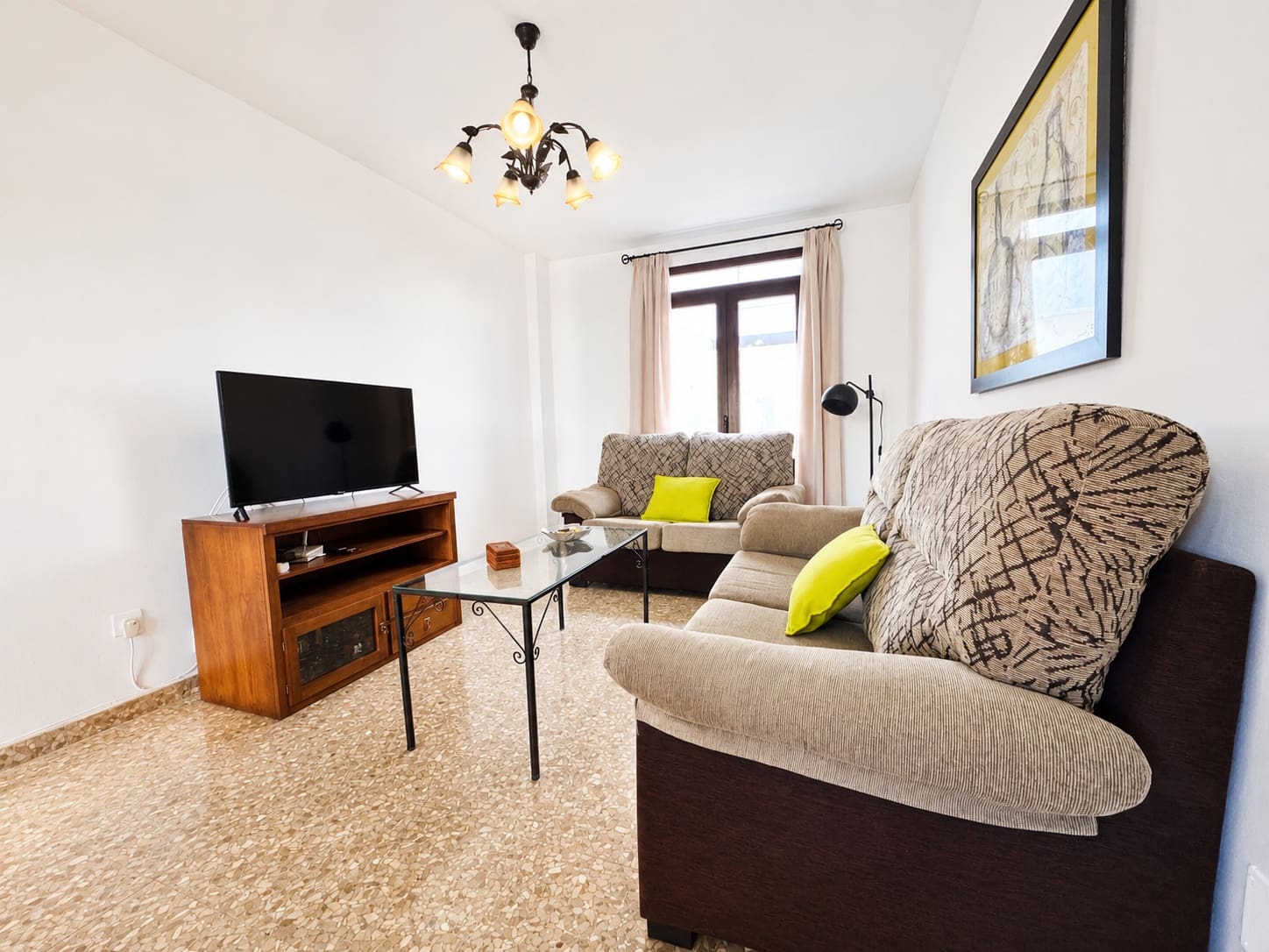 3 bedroom Semi-detached Villa for rent in Frigiliana - € 950 (Ref: 9523977)