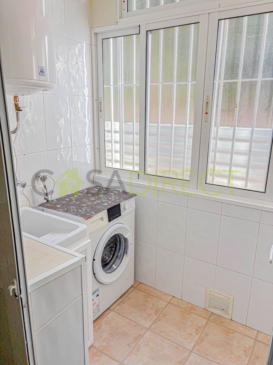 3 bedroom Flat for rent in Torre del Mar with pool garage - € 1,300 (Ref: 9543073)