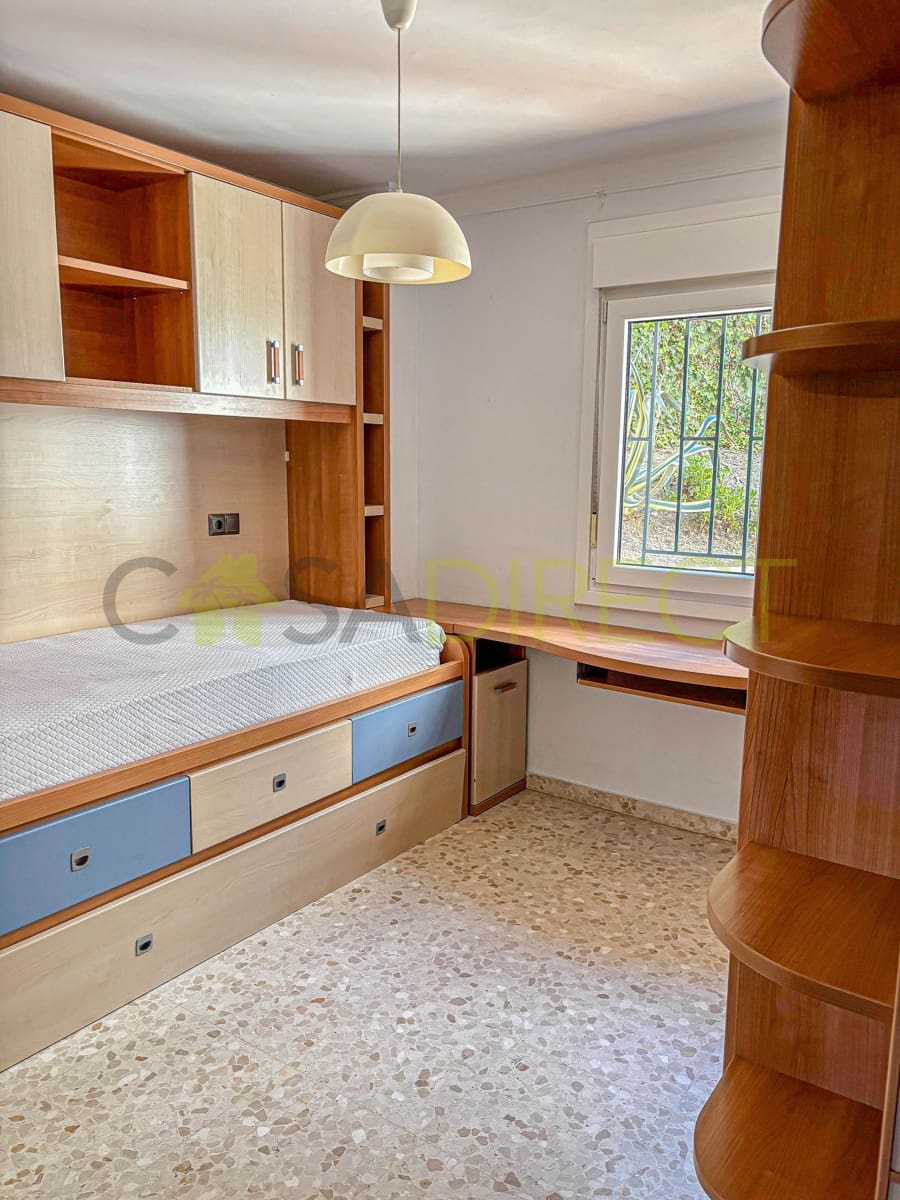 3 bedroom Flat for rent in Torre del Mar with pool garage - € 1,300 (Ref: 9543073)