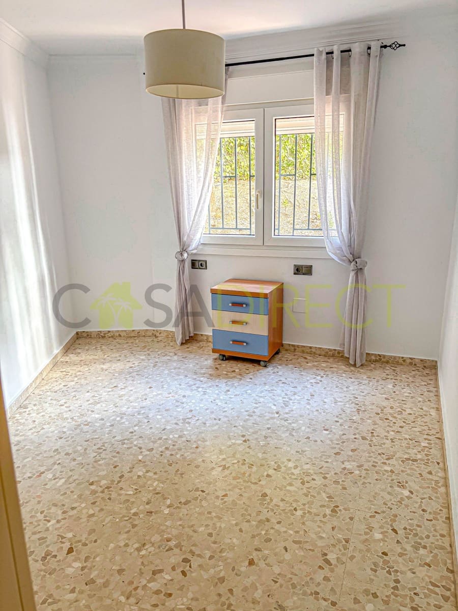 3 bedroom Flat for rent in Torre del Mar with pool garage - € 1,300 (Ref: 9543073)