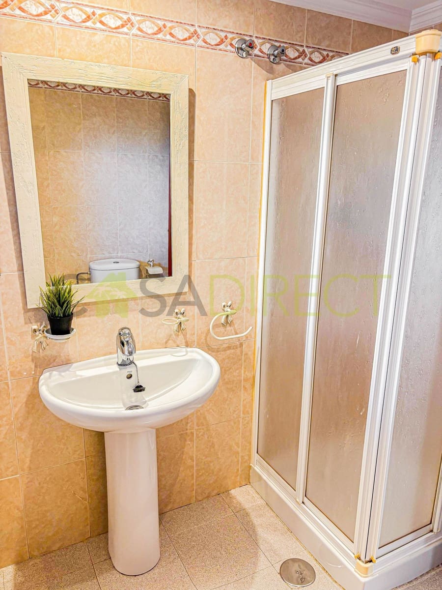 3 bedroom Flat for rent in Torre del Mar with pool garage - € 1,300 (Ref: 9543073)