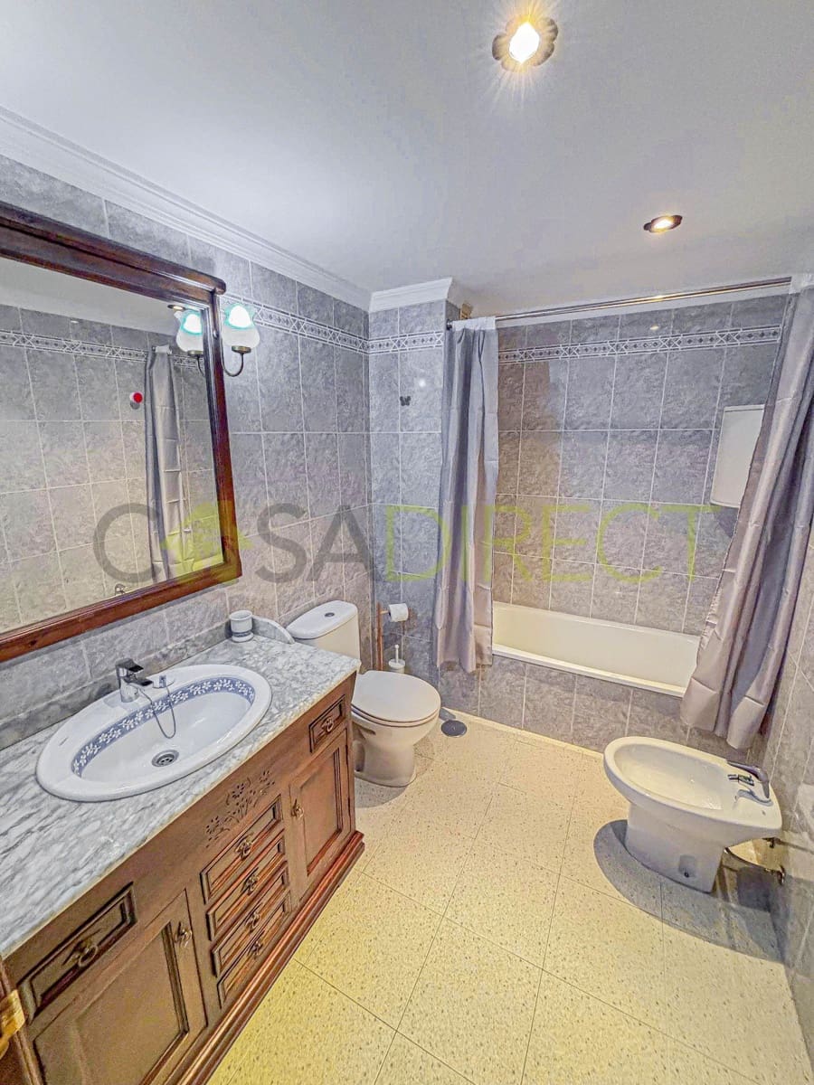 3 bedroom Flat for rent in Torre del Mar with pool garage - € 1,300 (Ref: 9543073)