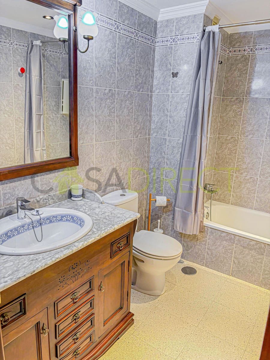 3 bedroom Flat for rent in Torre del Mar with pool garage - € 1,300 (Ref: 9543073)