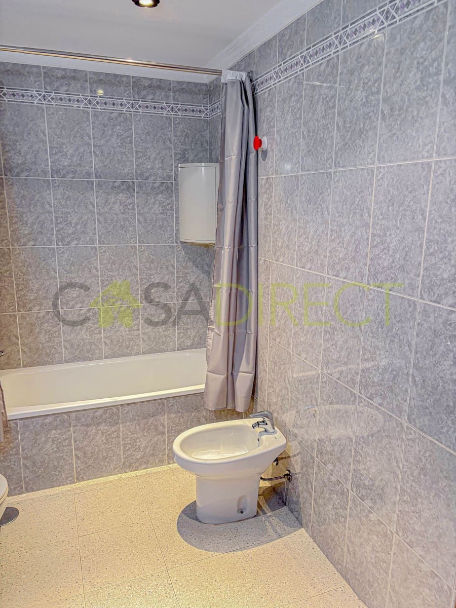 3 bedroom Flat for rent in Torre del Mar with pool garage - € 1,300 (Ref: 9543073)