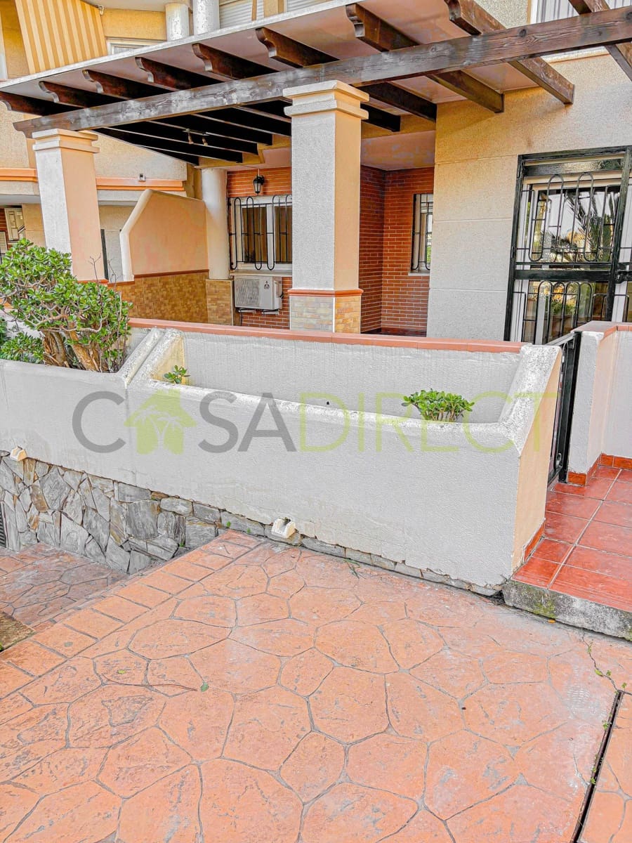 3 bedroom Flat for rent in Torre del Mar with pool garage - € 1,300 (Ref: 9543073)