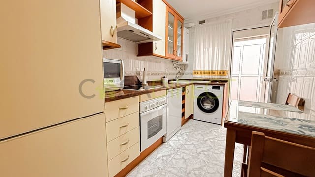 3 Zimmer Wohnung zu vermieten in Torrox-Costa, Torrox mit Pool - 850 € (Ref: 9547611)