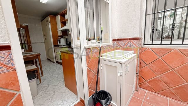 3 Zimmer Wohnung zu vermieten in Torrox-Costa, Torrox mit Pool - 850 € (Ref: 9547611)