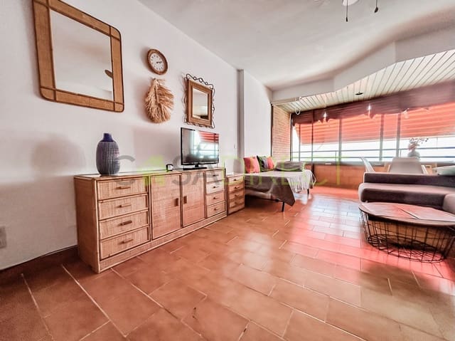 2 bedroom Apartment for rent in Almuñécar with pool - € 900 (Ref: 9547612)