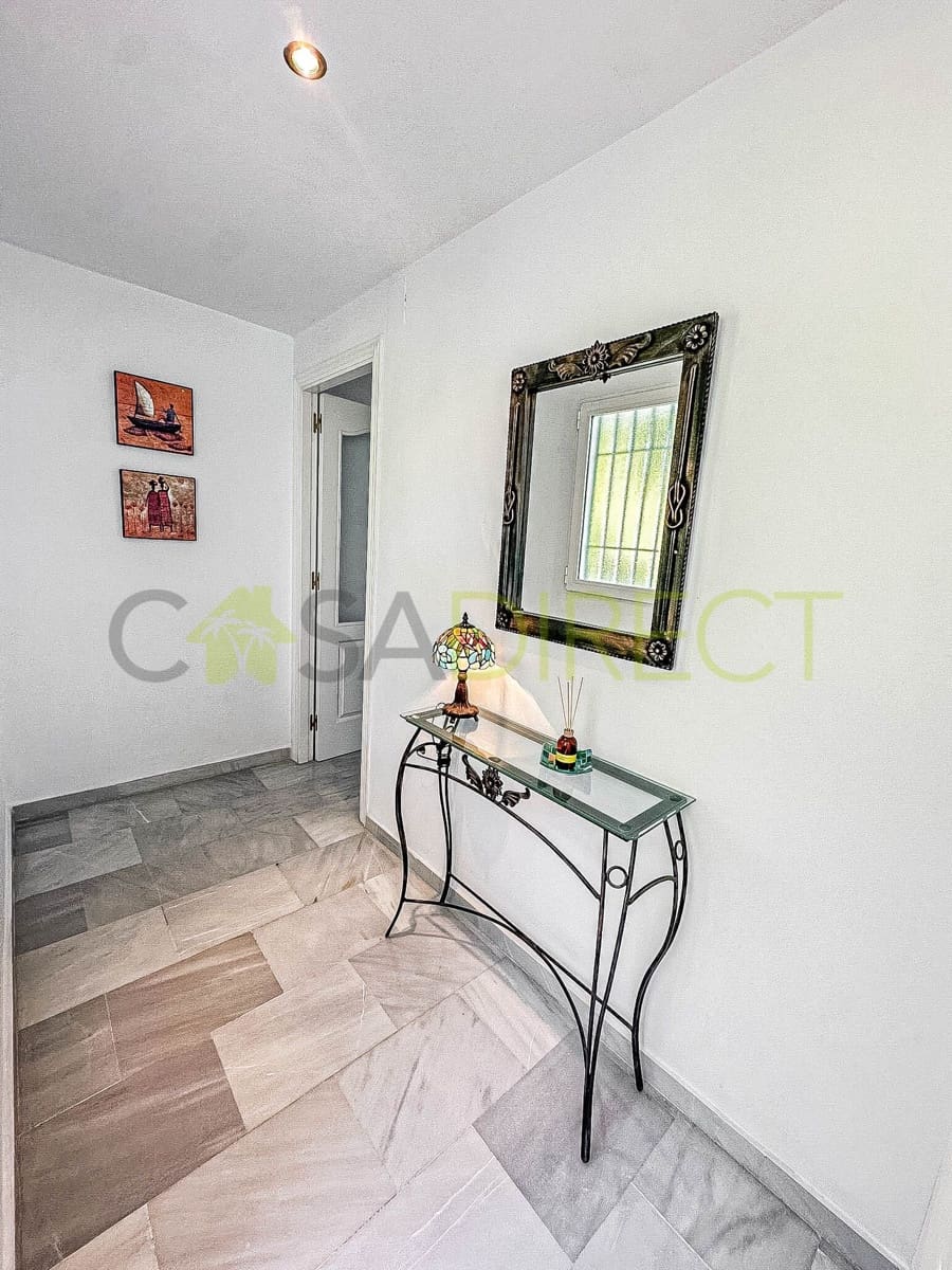 2 bedroom Flat for rent in La Herradura with garage - € 1,080 (Ref: 9547613)