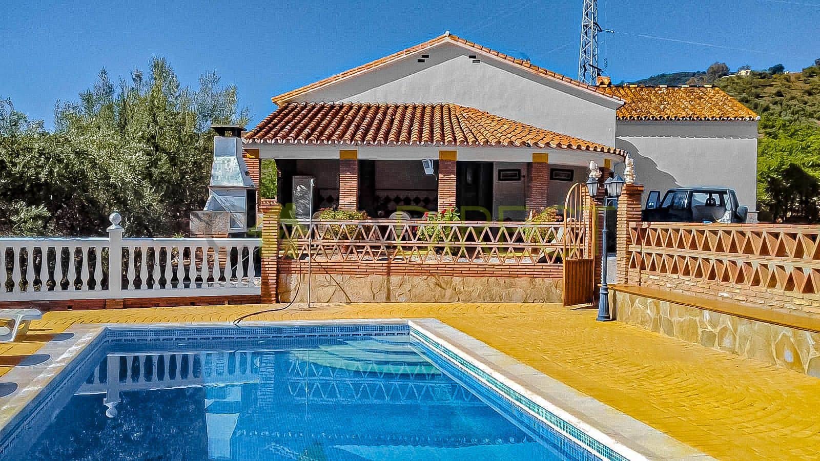 5 bedroom Finca/Country House for rent in Riogordo with pool garage - € 1,550 (Ref: 9550820)
