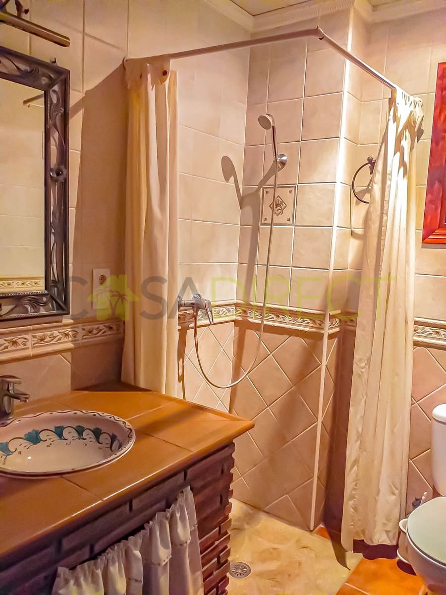 5 bedroom Finca/Country House for rent in Riogordo with pool garage - € 1,550 (Ref: 9550820)