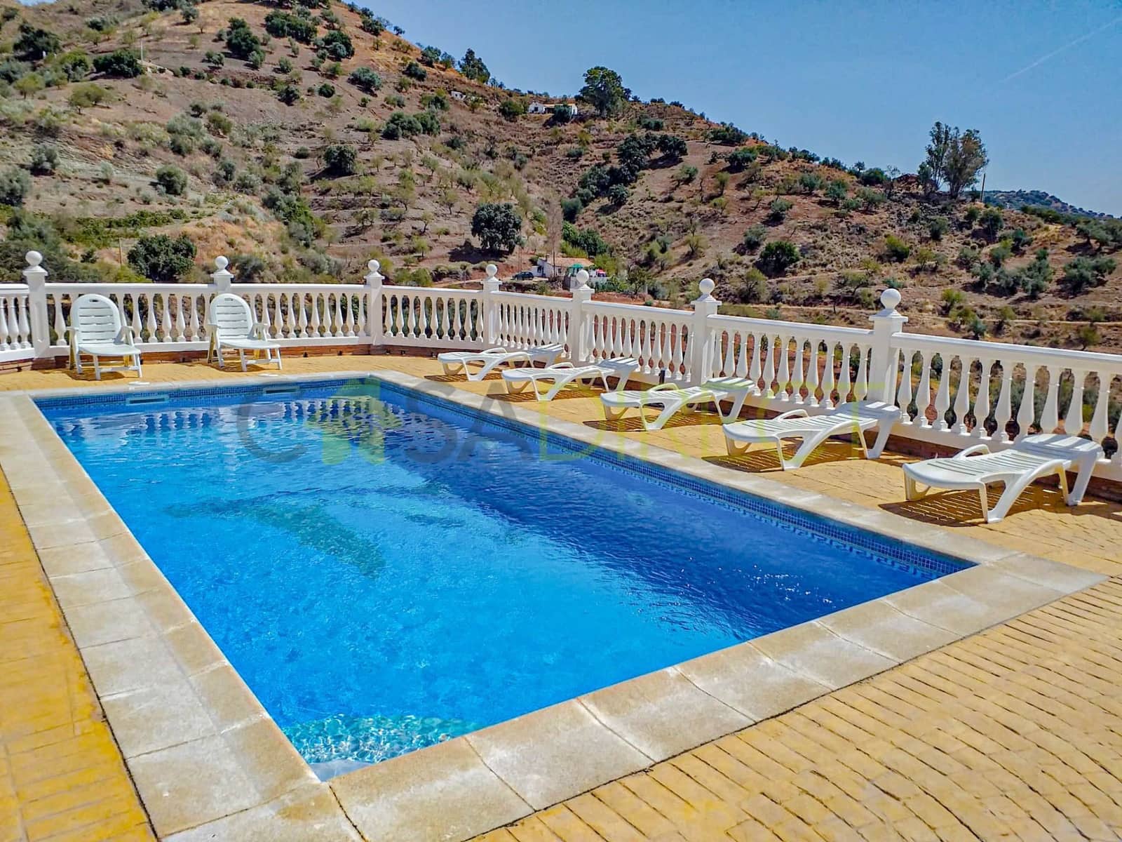 5 bedroom Finca/Country House for rent in Riogordo with pool garage - € 1,550 (Ref: 9550820)