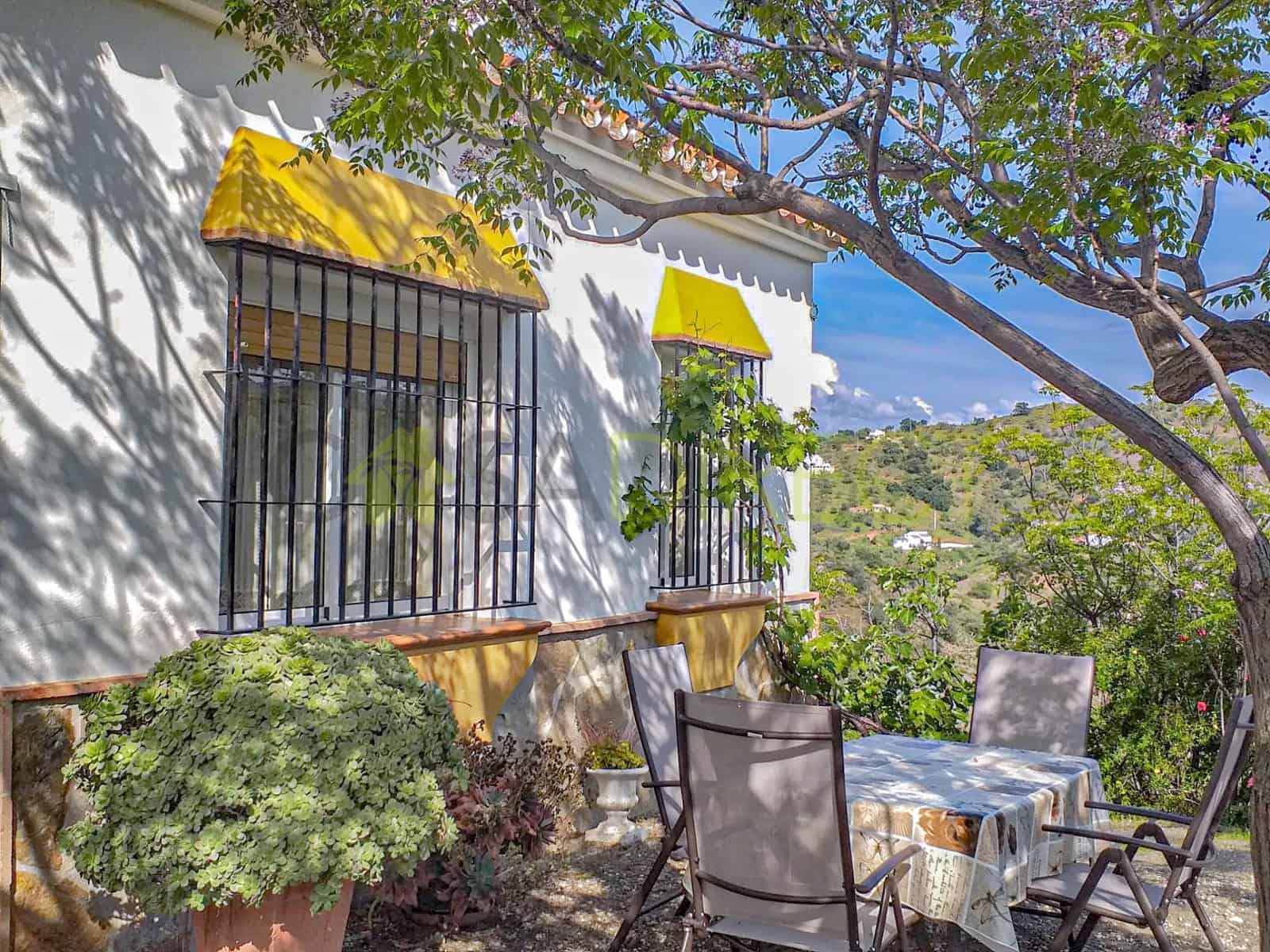 5 bedroom Finca/Country House for rent in Riogordo with pool garage - € 1,550 (Ref: 9550820)