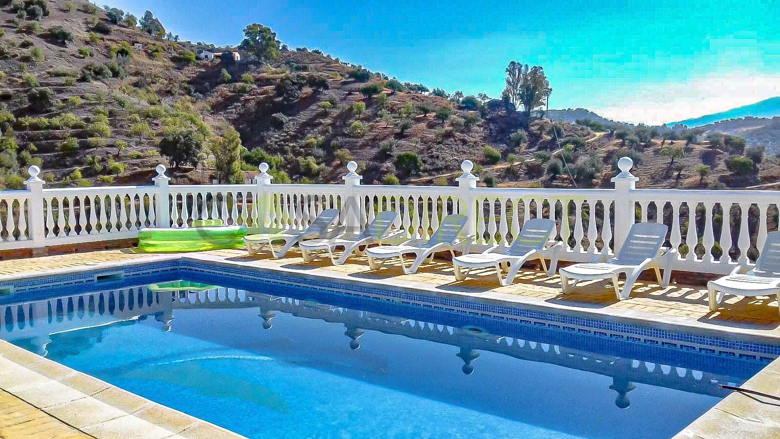 5 bedroom Finca/Country House for rent in Riogordo with pool garage - € 1,550 (Ref: 9550820)