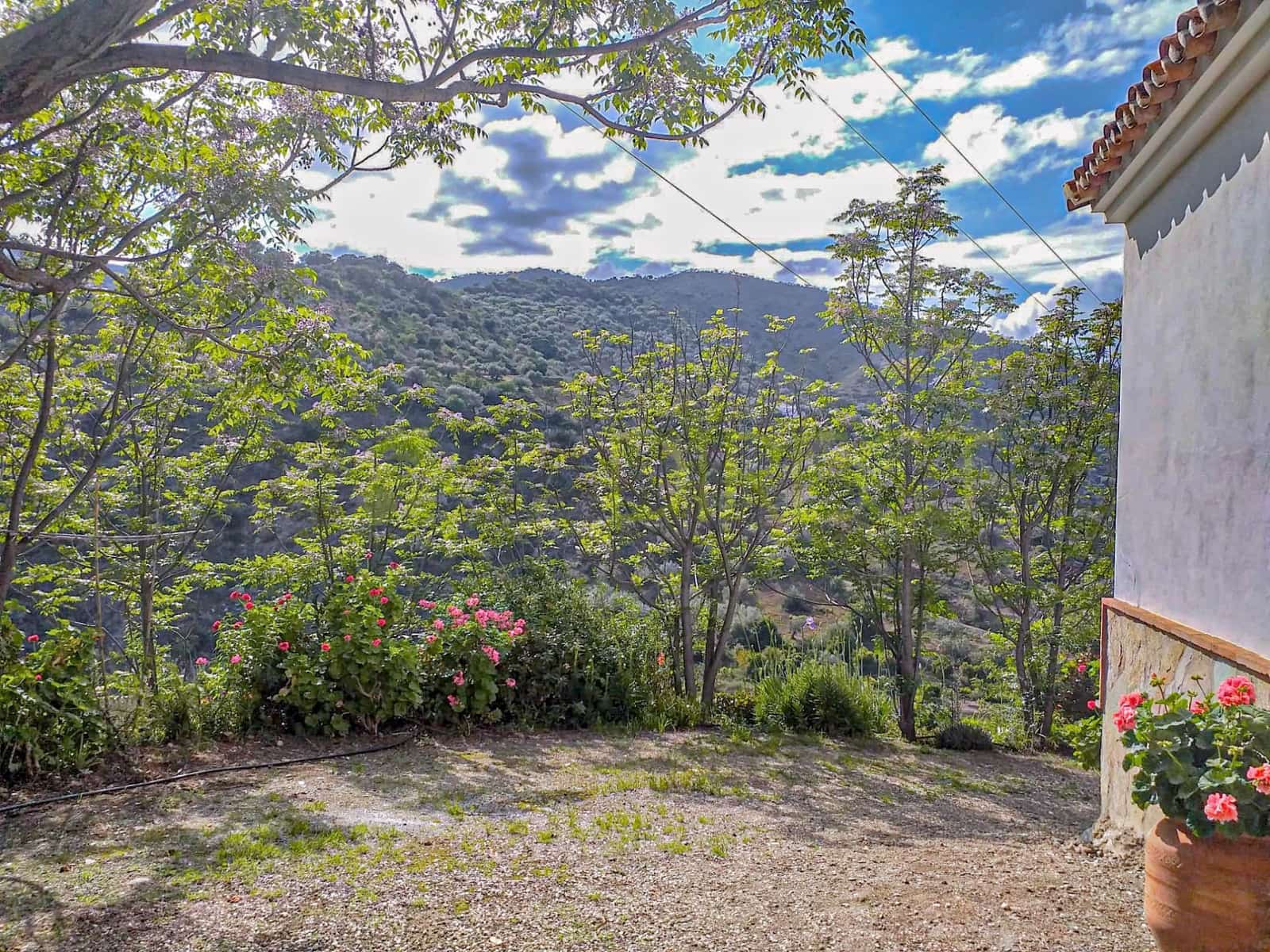 5 bedroom Finca/Country House for rent in Riogordo with pool garage - € 1,550 (Ref: 9550820)