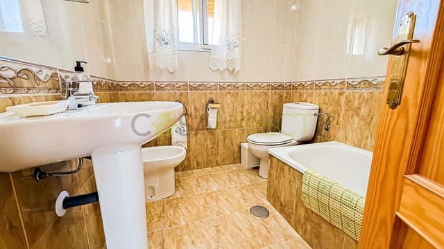 3 bedroom Finca/Country House for rent in Sayalonga with pool garage - € 1,150 (Ref: 9560917)