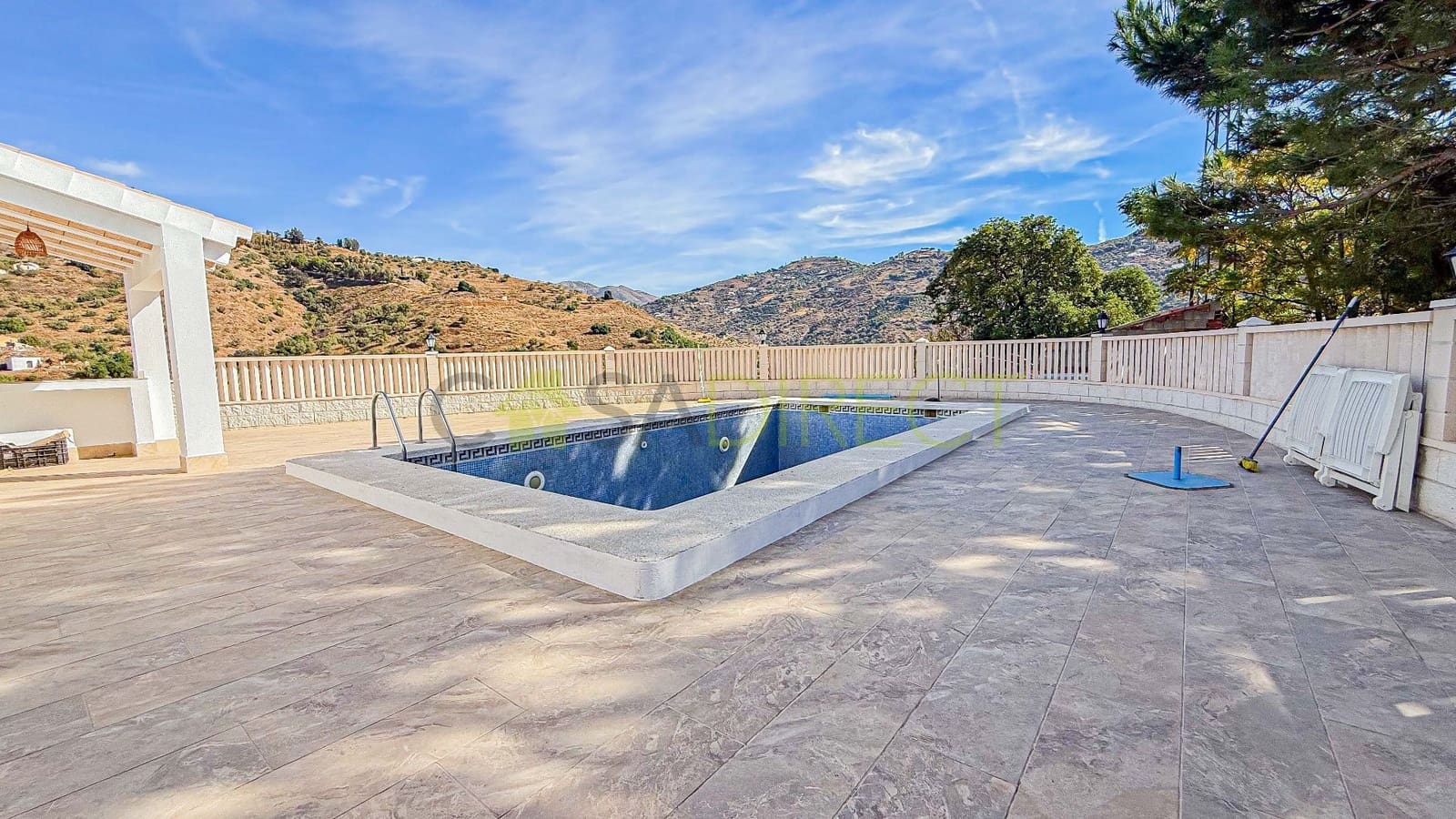 3 bedroom Finca/Country House for rent in Sayalonga with pool garage - € 1,150 (Ref: 9560917)