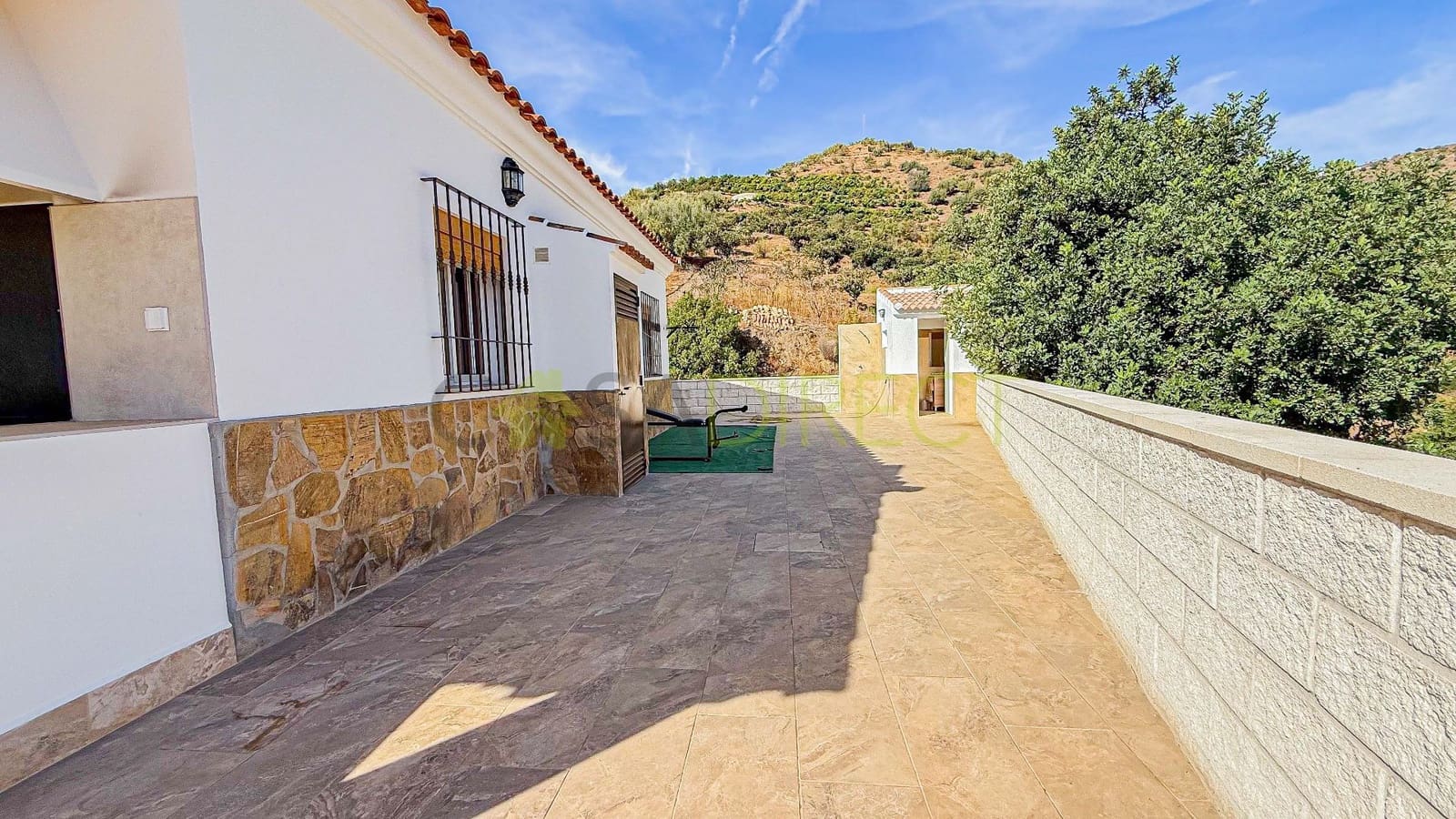 3 bedroom Finca/Country House for rent in Sayalonga with pool garage - € 1,150 (Ref: 9560917)