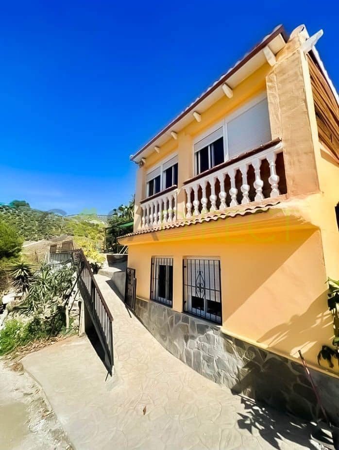 3 bedroom Finca/Country House for rent in Torrox with pool garage - € 950 (Ref: 9568040)