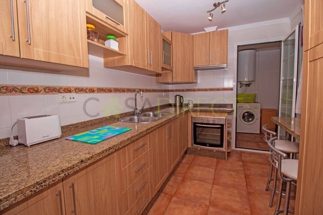 3 quarto Apartamento para arrendar em Nerja - 1 000 € (Ref: 9585407)