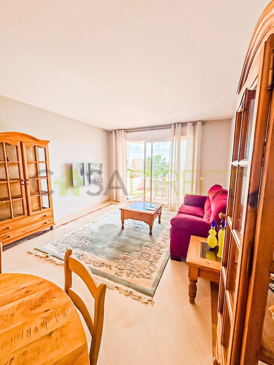 Piso de 2 habitaciones en Estepona en alquiler con piscina garaje - 1.950 € (Ref: 9601034)