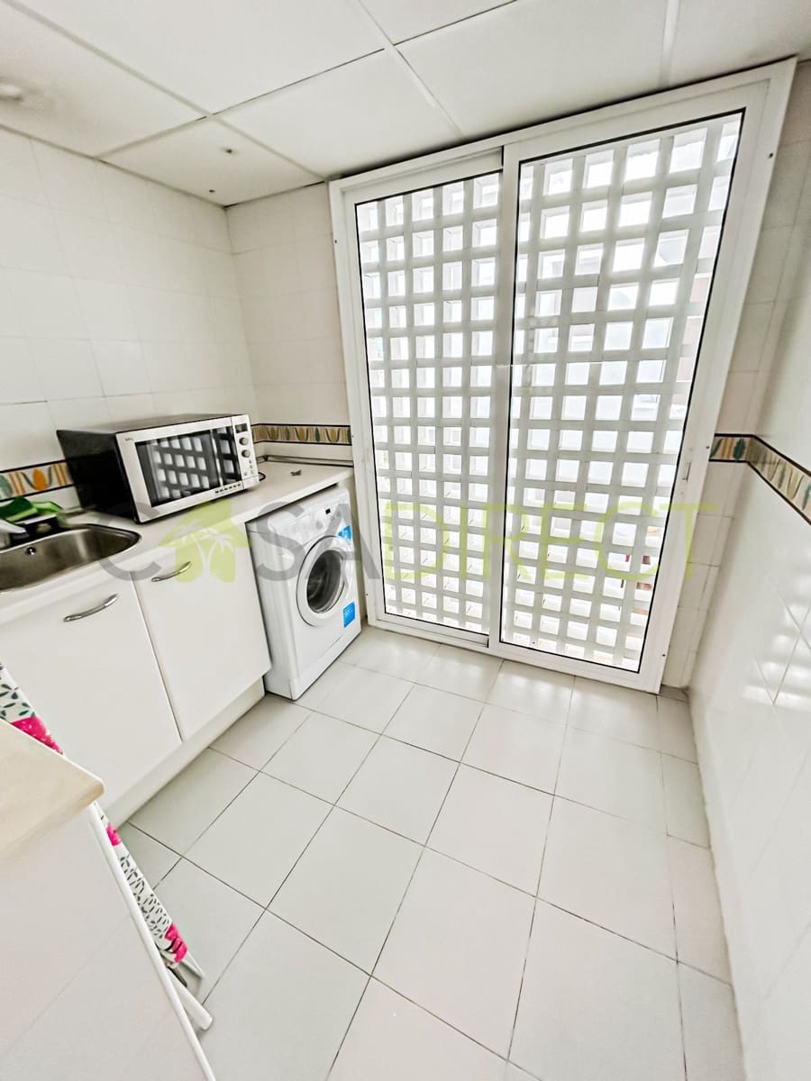 Piso de 2 habitaciones en Estepona en alquiler con piscina garaje - 1.950 € (Ref: 9601034)