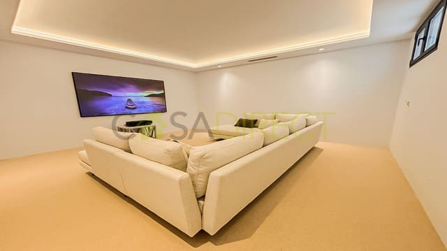 5 bedroom Villa for sale in Marbella with pool garage - € 4,200,000 (Ref: 9607214)