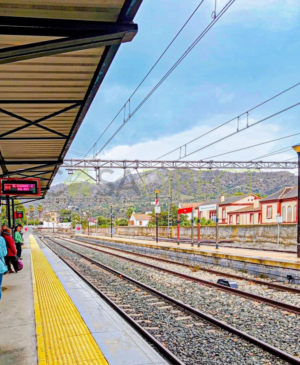 4 bedroom Semi-detached Villa for sale in Alora - € 168,000 (Ref: 9627230)