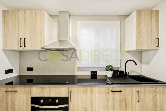 3 quarto Apartamento para arrendar em Granada cidade - 1 320 € (Ref: 9629642)