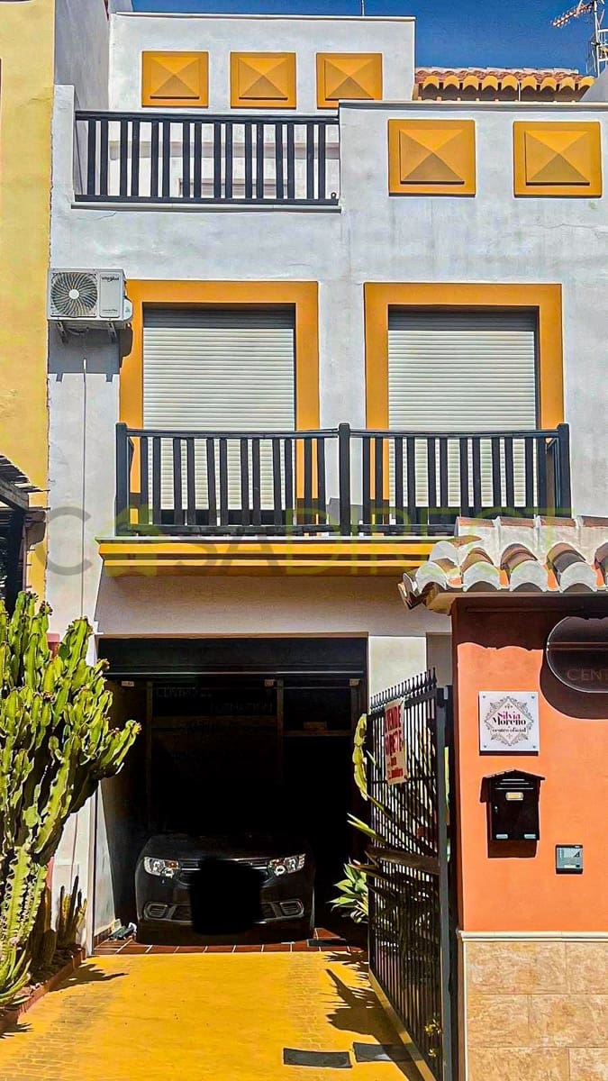 3 quarto Moradia Geminada para venda em El Romeral com garagem - 265 000 € (Ref: 9686030)