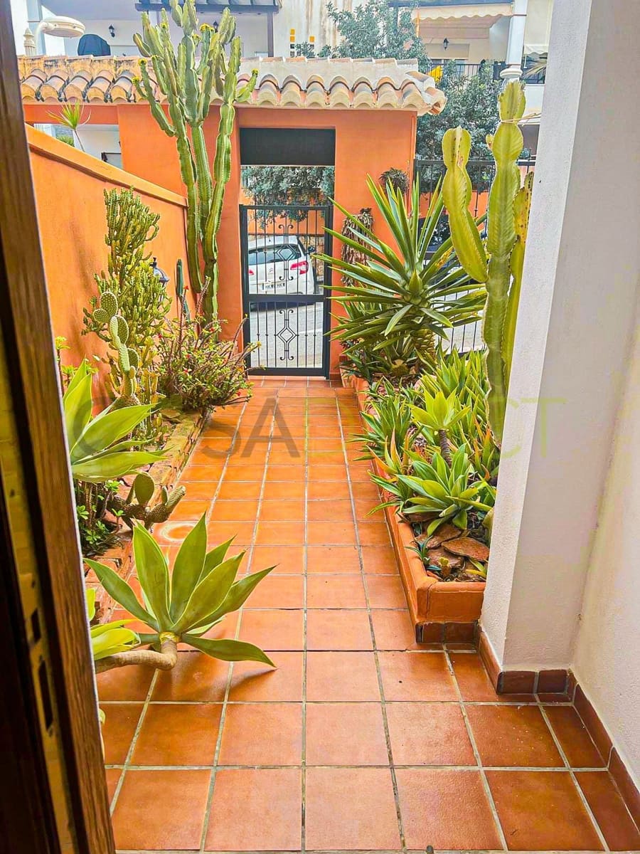 3 quarto Moradia Geminada para venda em El Romeral com garagem - 265 000 € (Ref: 9686030)