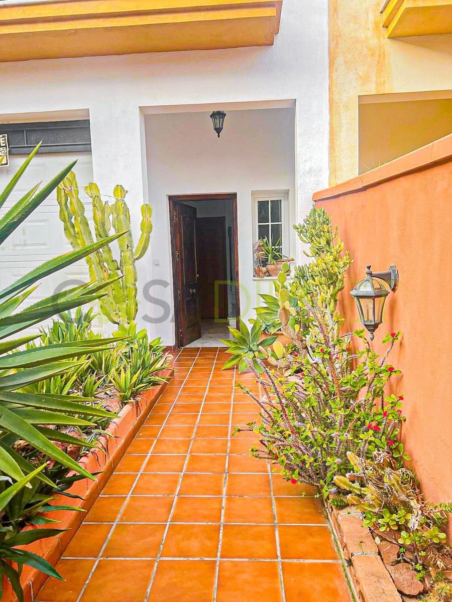 3 quarto Moradia Geminada para venda em El Romeral com garagem - 265 000 € (Ref: 9686030)