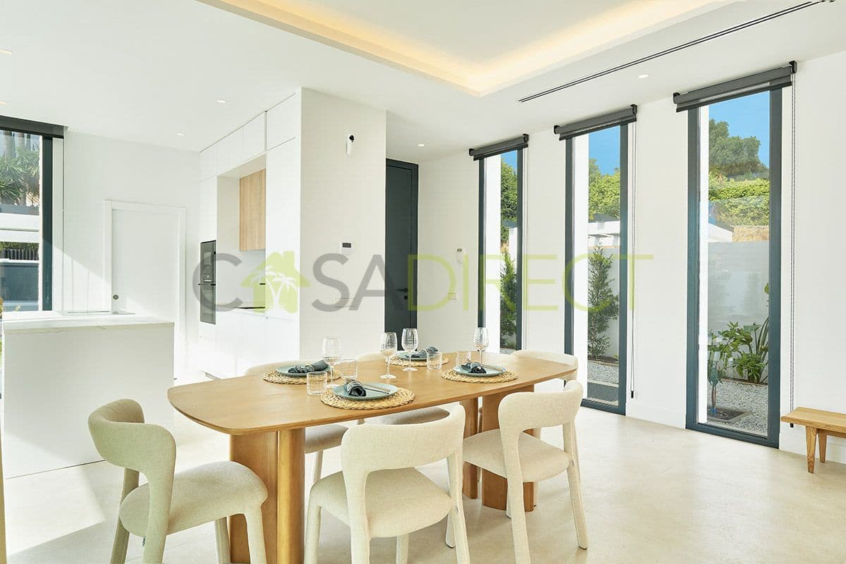 6 bedroom Villa for sale in New Golden Mile with pool garage - € 1,950,000 (Ref: 9686031)