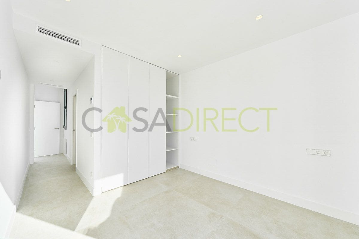 6 slaapkamer Villa te koop in New Golden Mile met zwembad garage - € 2.100.000 (Ref: 9686032)