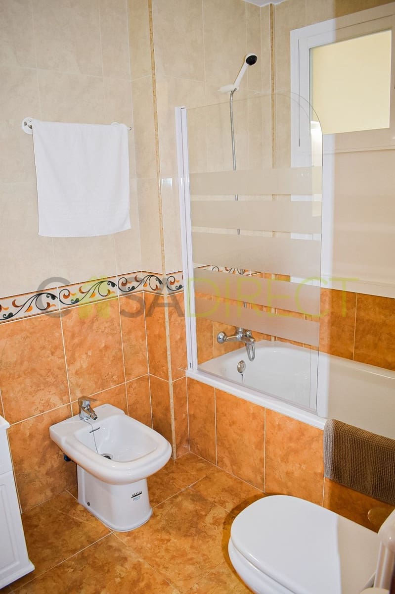 Piso de 2 habitaciones en Rincón de la Victoria en alquiler con garaje - 1.200 € (Ref: 9690035)