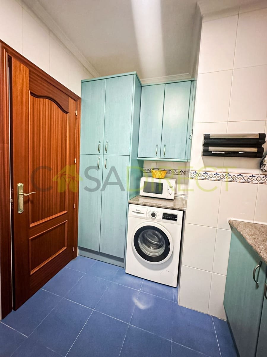 Piso de 2 habitaciones en Rincón de la Victoria en alquiler con garaje - 1.200 € (Ref: 9690035)