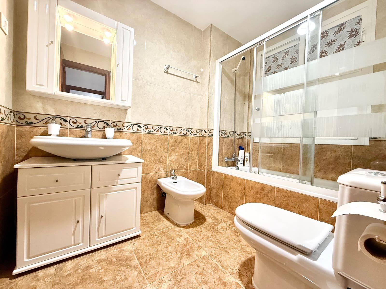 2 slaapkamer Flat te huur in Rincon de la Victoria met garage - € 1.100 (Ref: 9690035)