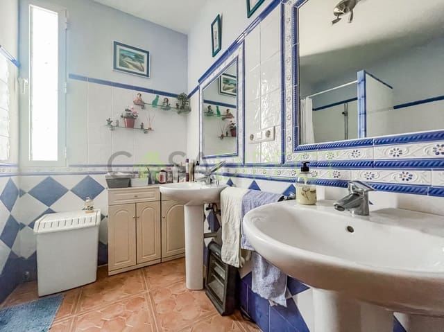 4 Zimmer Villa zu verkaufen in Motril mit Pool Garage - 336.000 € (Ref: 9694719)