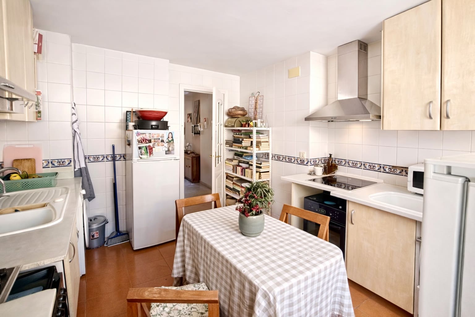 2 bedroom Flat for sale in Almunecar - € 375,000 (Ref: 9711097)