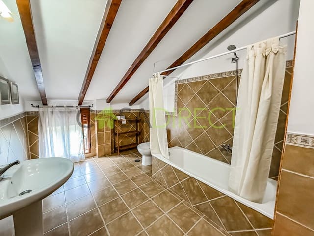 Chalet de 6 habitaciones en Colmenar en alquiler con piscina garaje - 1.800 € (Ref: 9711098)