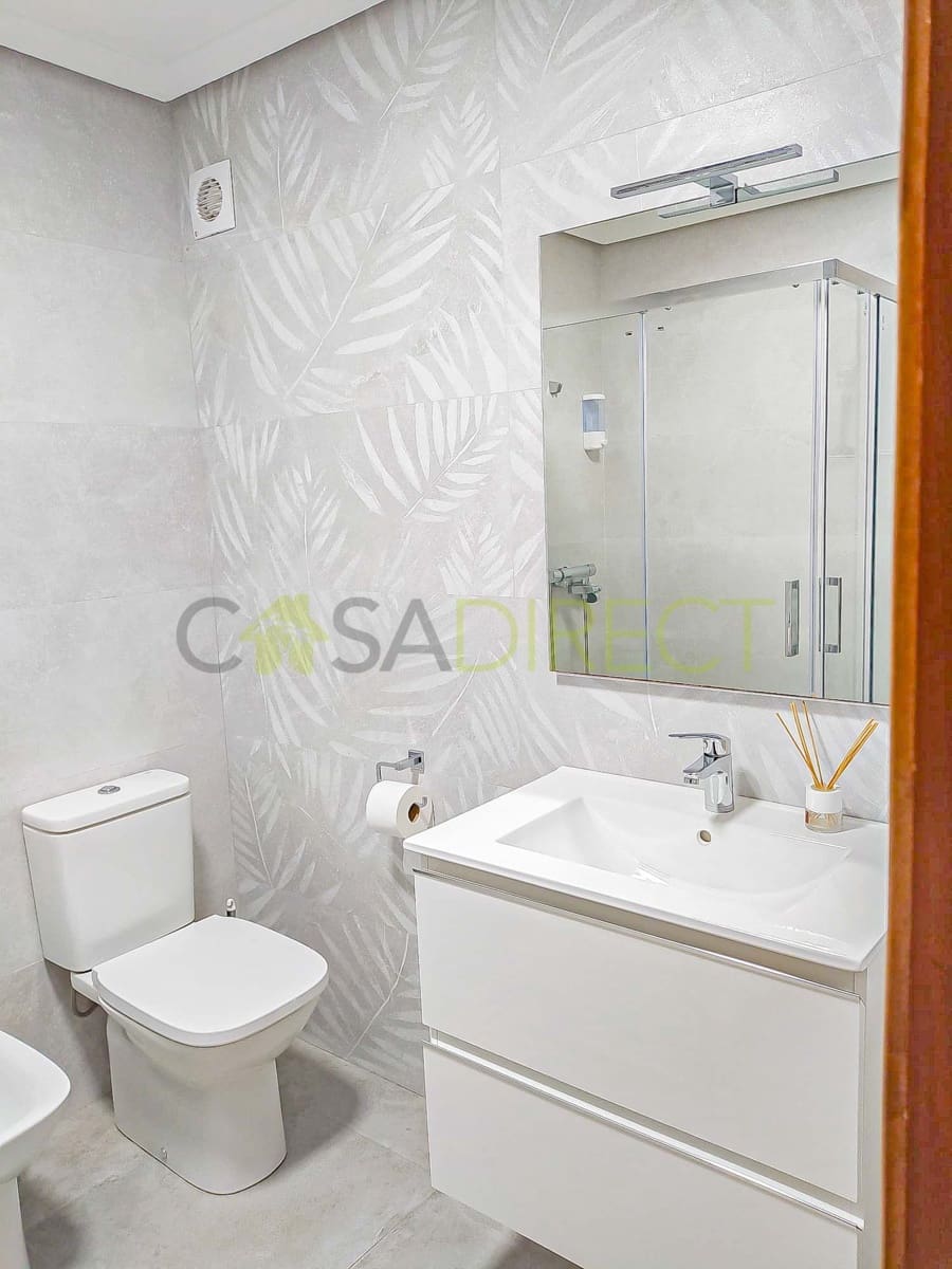 3 bedroom Flat for rent in Almunecar - € 1,100 (Ref: 9731672)