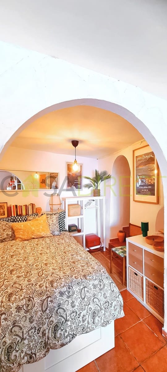 3 soverom Hus til leie i Granada by - € 900 (Ref: 9737983)