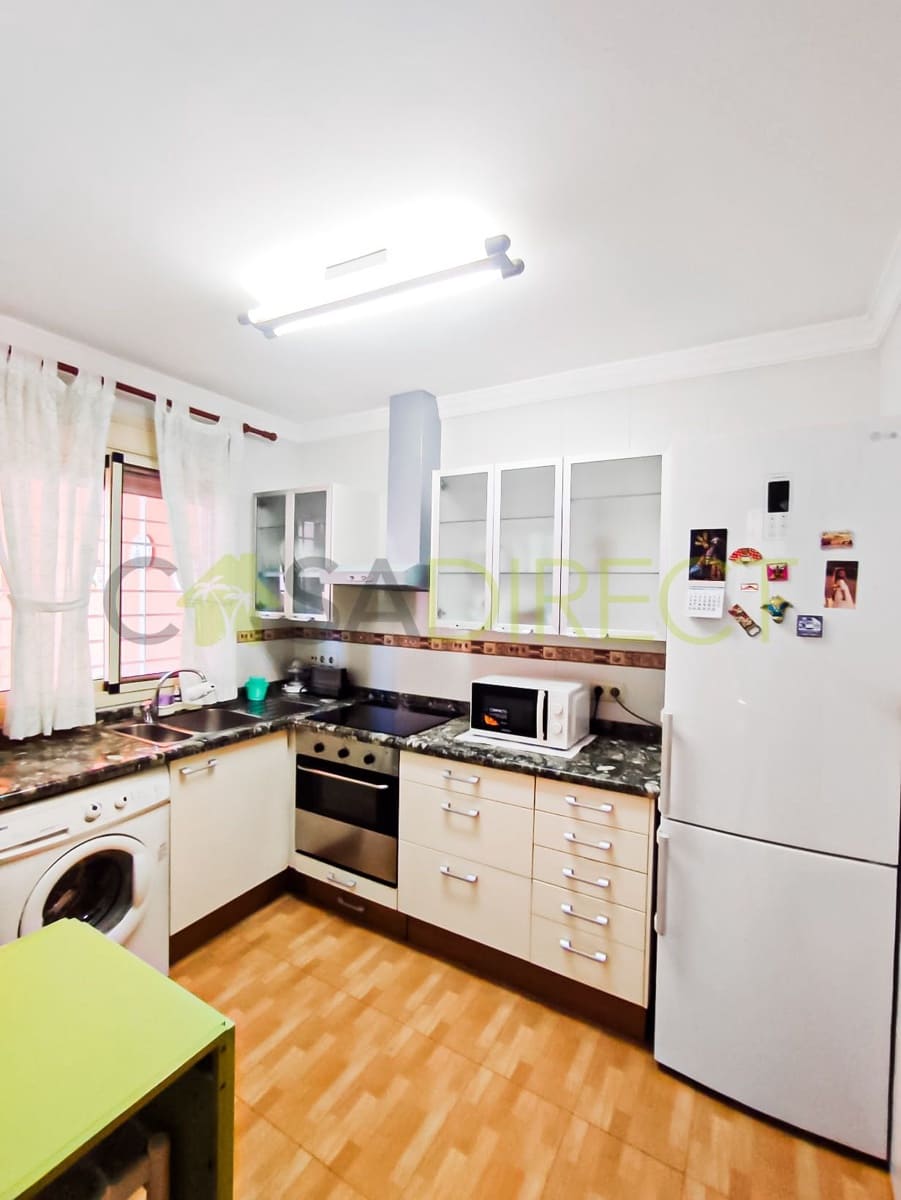 3 soveværelse Semi-Rækkehus til leje i Torremolinos med swimmingpool - € 1.750 (Ref: 9751610)