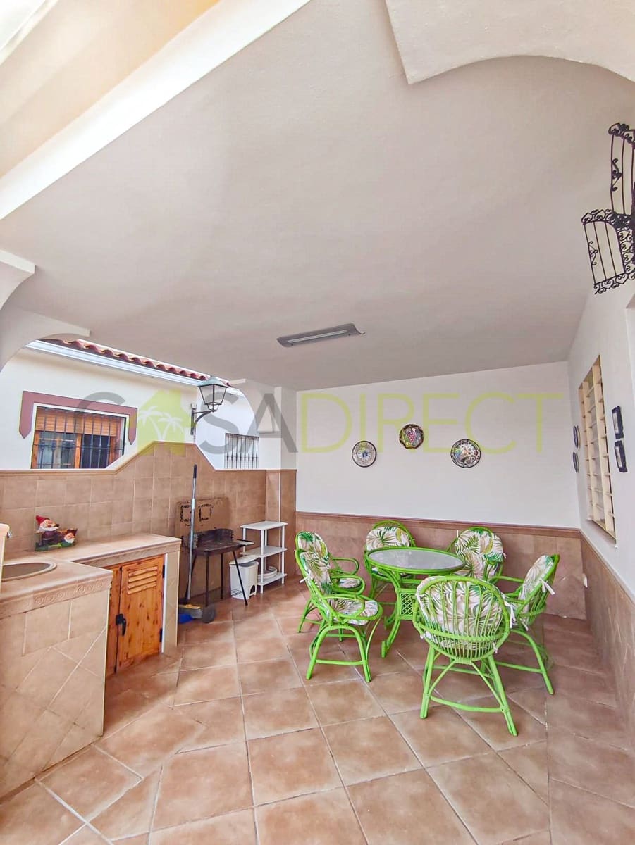 3 soveværelse Semi-Rækkehus til leje i Torremolinos med swimmingpool - € 1.750 (Ref: 9751610)